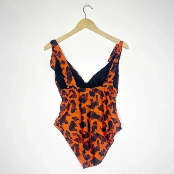 Social Angel Orange Leopard Print One Piece Swimsuit Size Medium - Picture 7 of 7